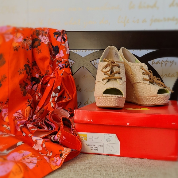 Wedge - Picture 3 of 4